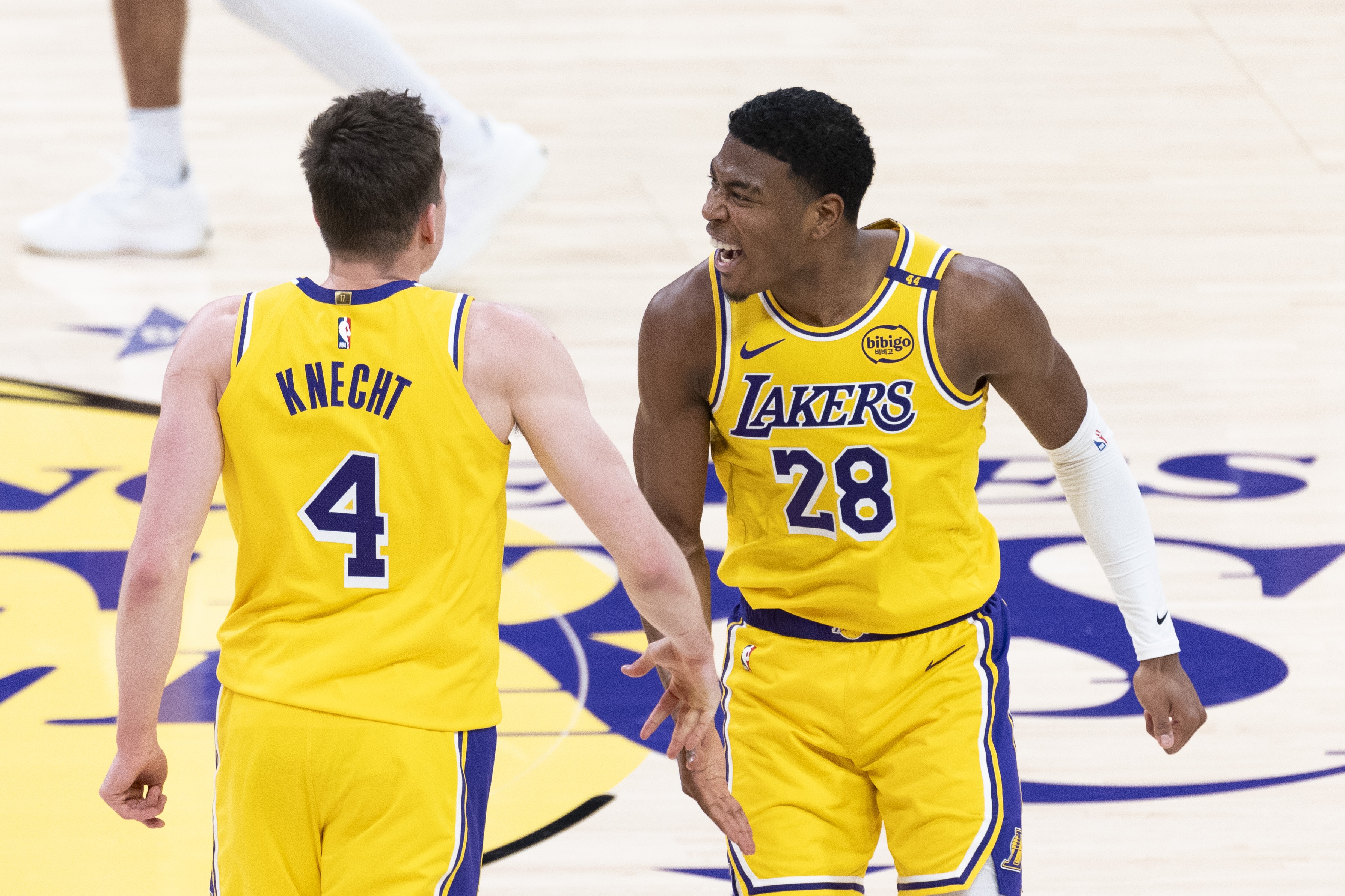 开云体育官网-湖人或送出克内&amp;八村全力追求亨特 嘴哥&amp;库明加&amp;字母也均传出流言